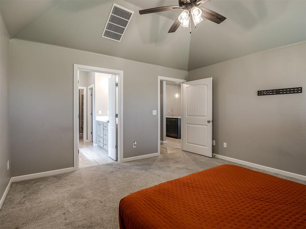 4300 N Westway Avenue Property Photo 14