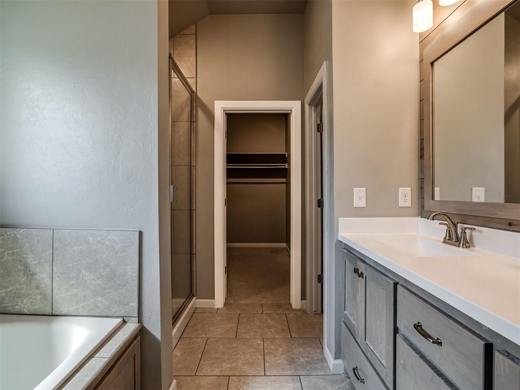 4300 N Westway Avenue Property Photo 15