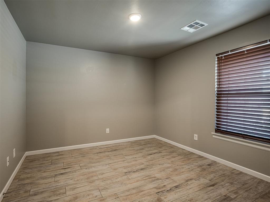 4300 N Westway Avenue Property Photo 25