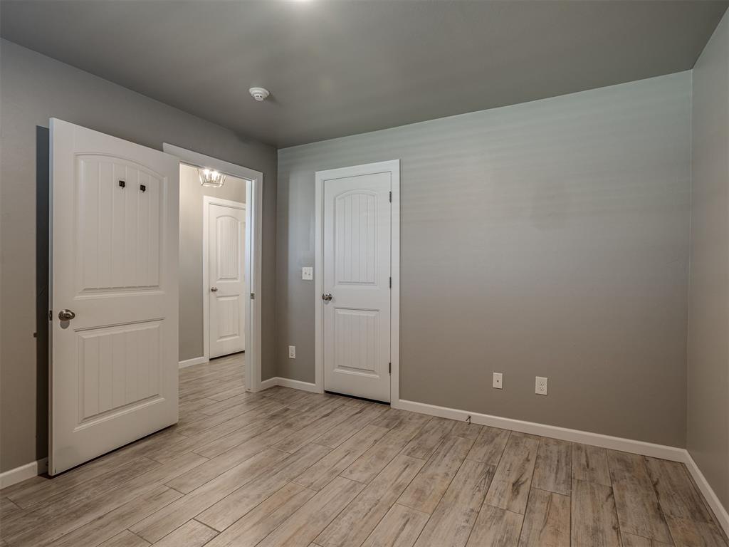 4300 N Westway Avenue Property Photo 27