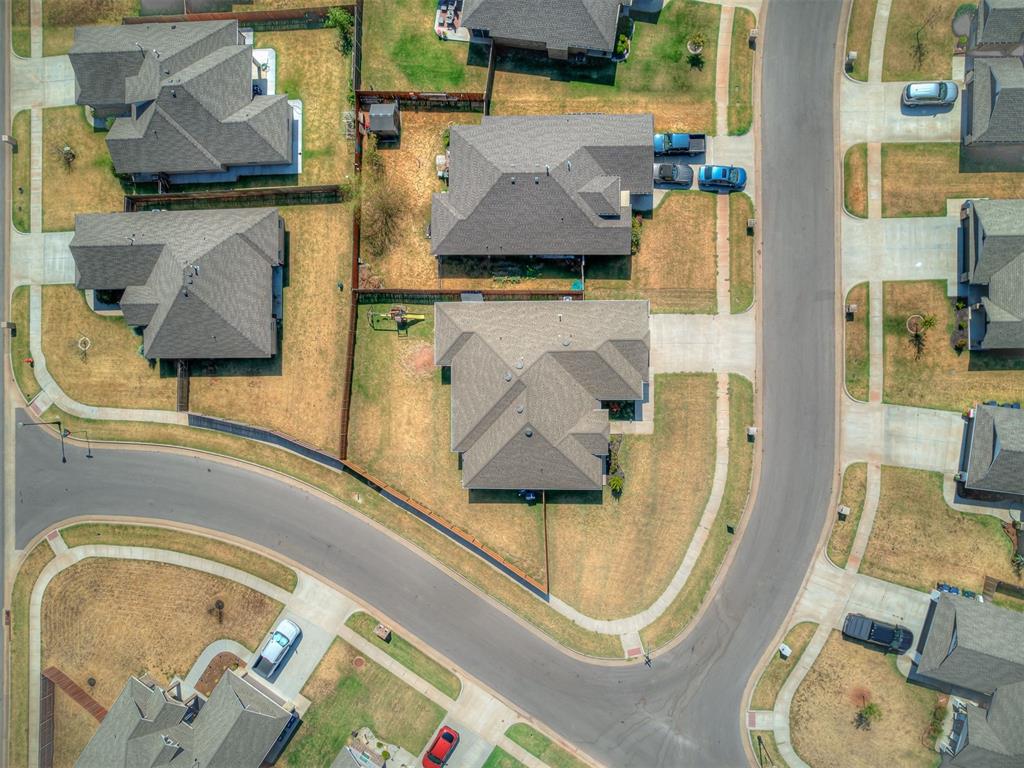4300 N Westway Avenue Property Photo 33