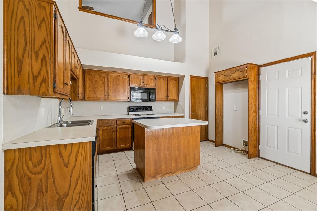 1001 Sw 24th Street Property Photo 11