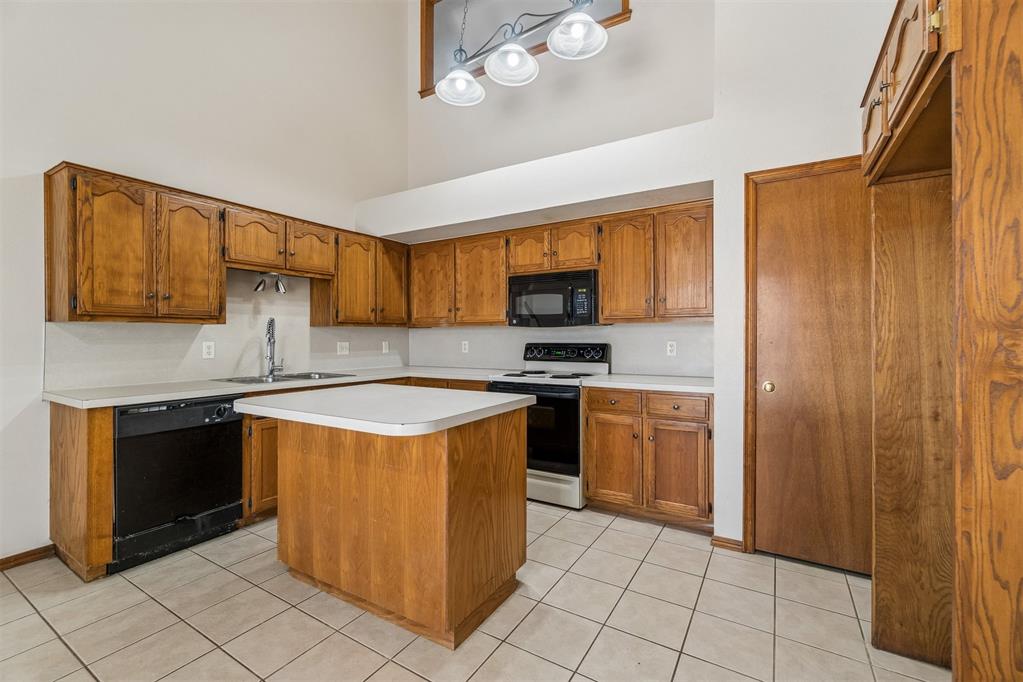 1001 Sw 24th Street Property Photo 12
