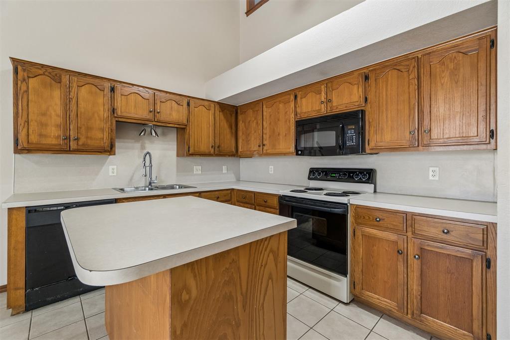1001 Sw 24th Street Property Photo 13