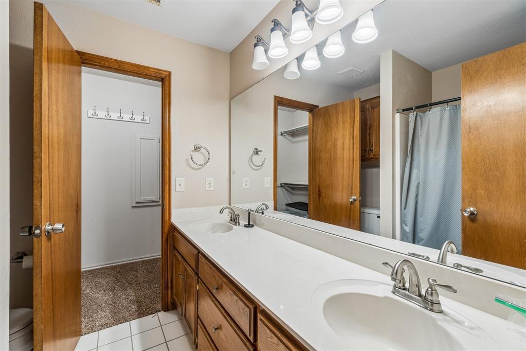 1001 Sw 24th Street Property Photo 22