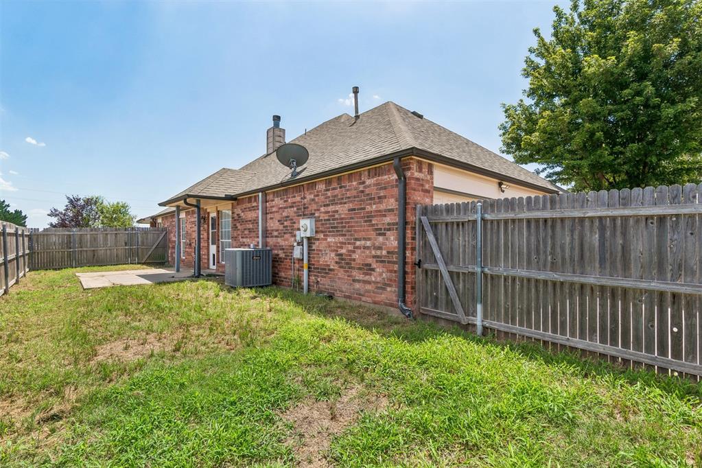 1001 Sw 24th Street Property Photo 44