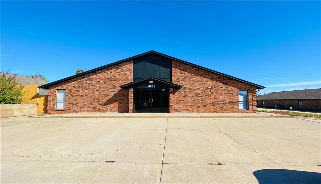 1601 Greenbriar Place 6 Property Photo 2