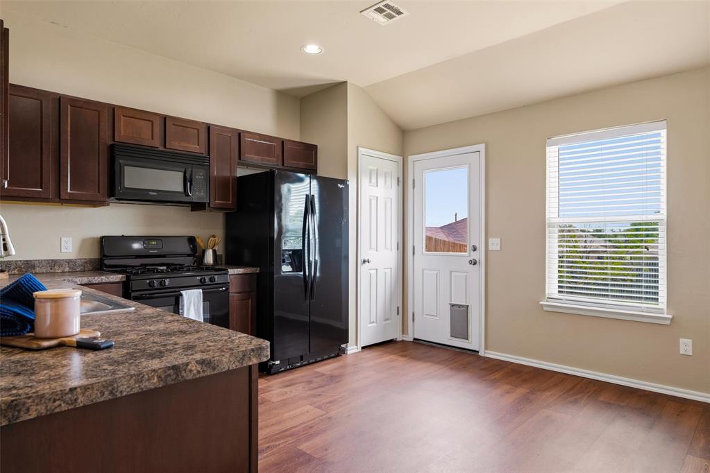 13236 Bridgewater Drive Property Photo 8