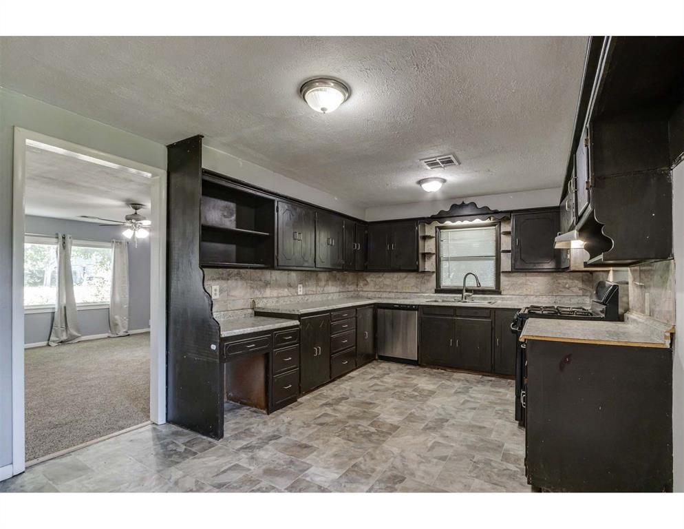 4105 Lawn Drive Property Photo 4