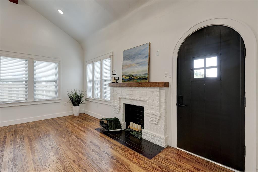 1608 N Broadway Avenue Property Photo 7