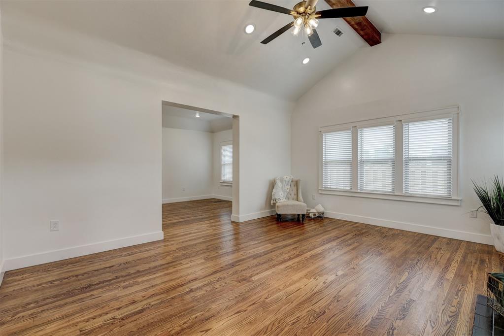 1608 N Broadway Avenue Property Photo 8