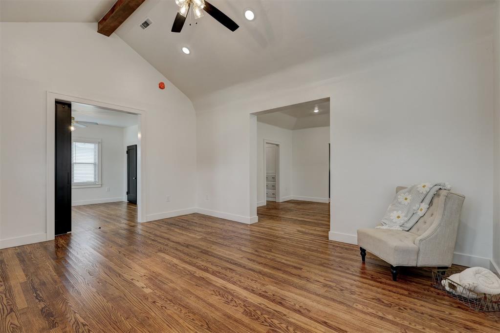 1608 N Broadway Avenue Property Photo 11