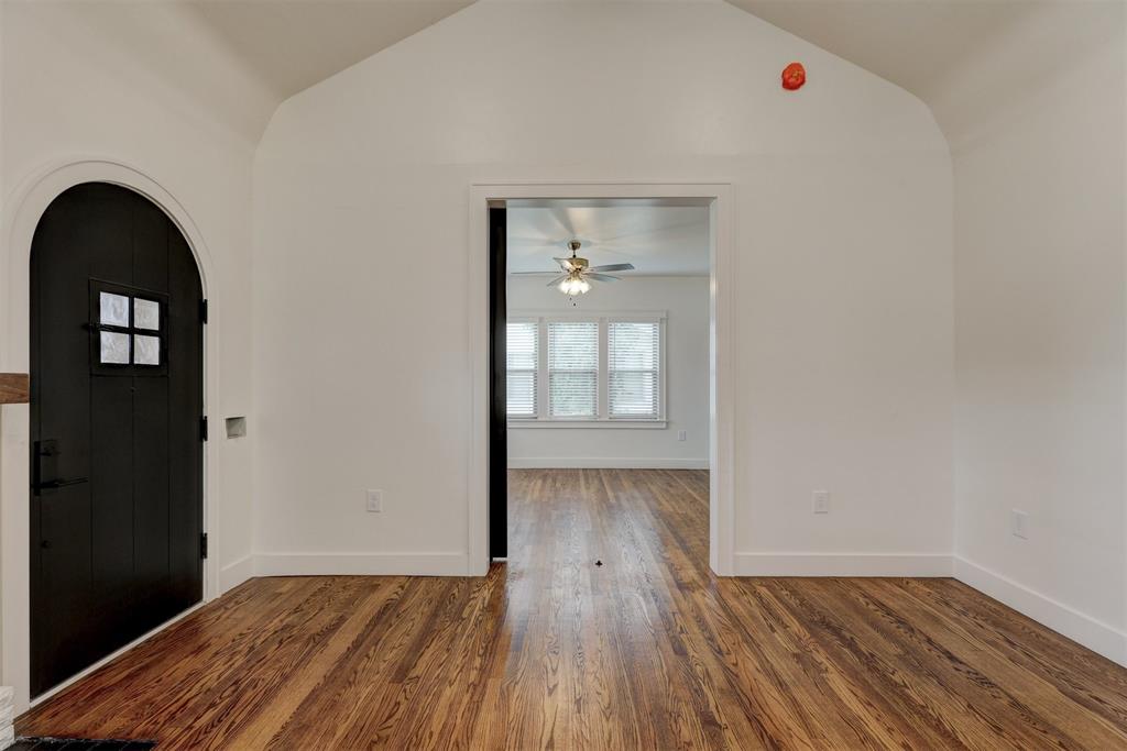 1608 N Broadway Avenue Property Photo 14