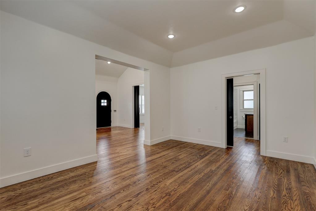 1608 N Broadway Avenue Property Photo 16