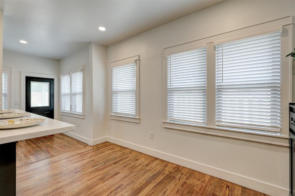 1608 N Broadway Avenue Property Photo 23