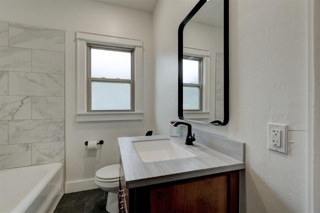 1608 N Broadway Avenue Property Photo 38