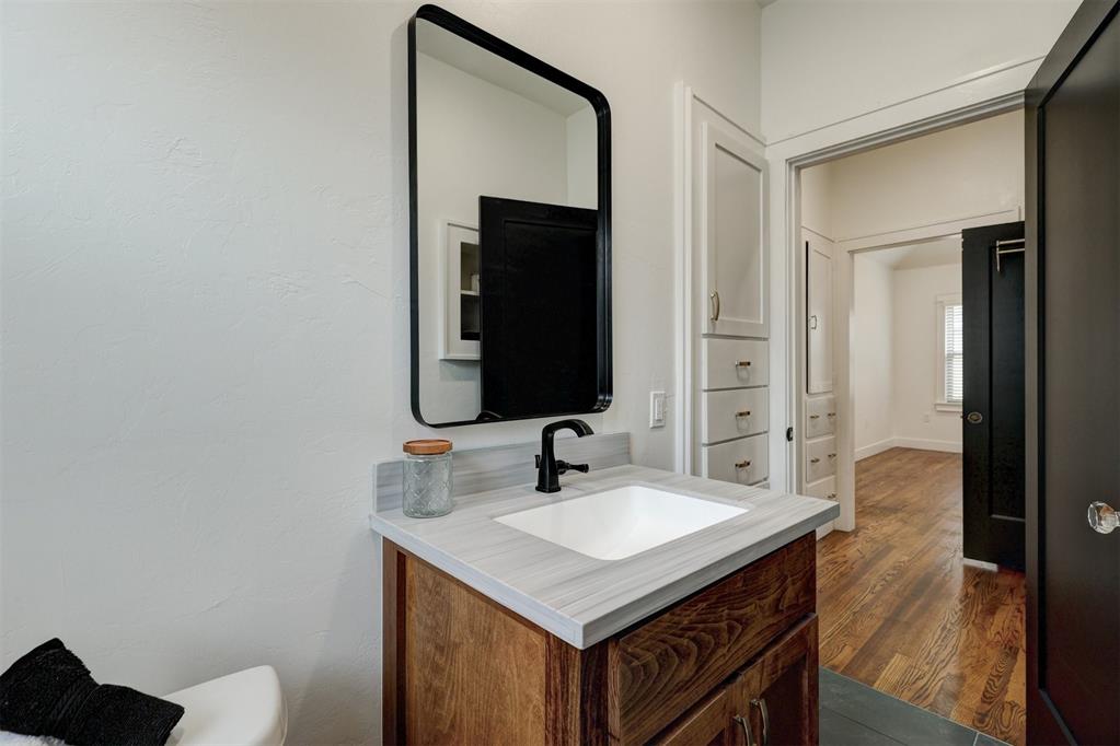 1608 N Broadway Avenue Property Photo 39
