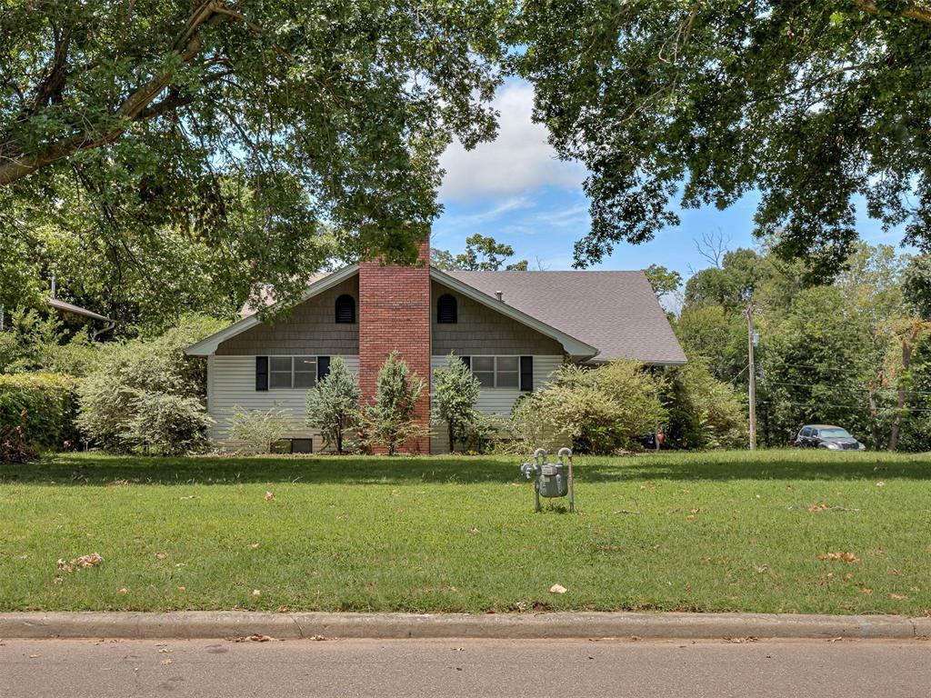 2616 Walnut Road Property Photo 1
