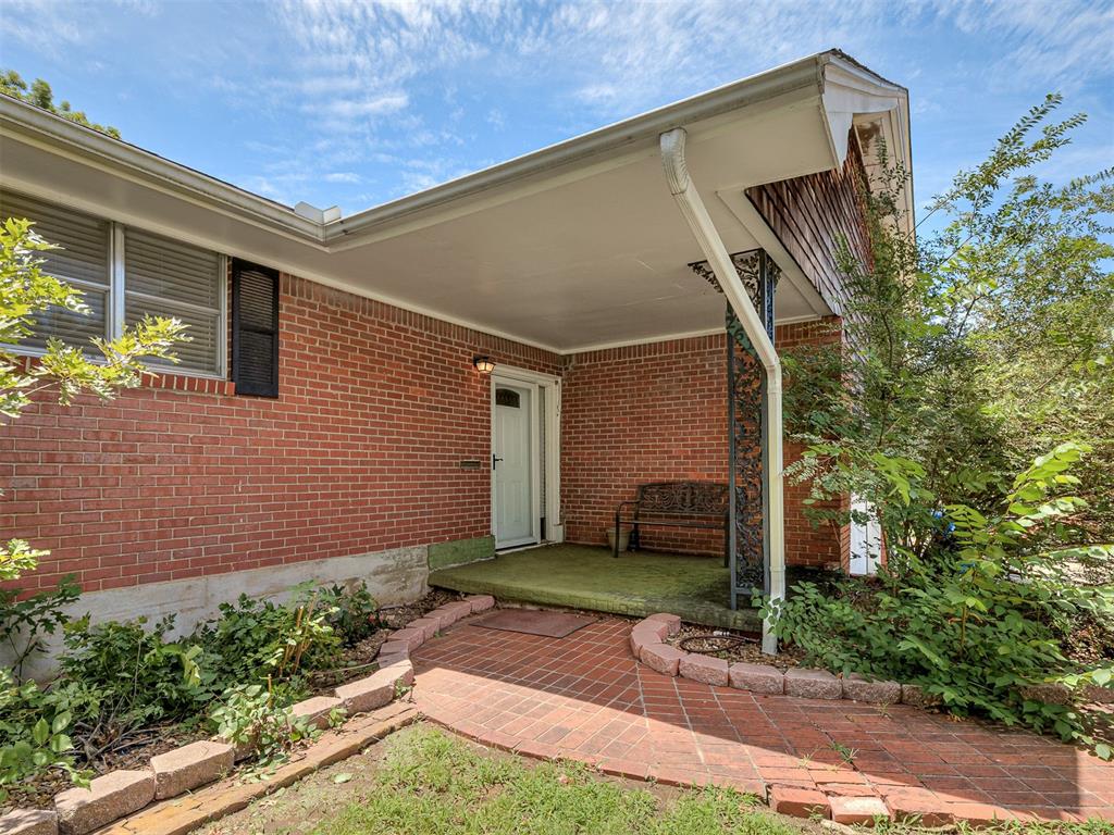 2616 Walnut Road Property Photo 3