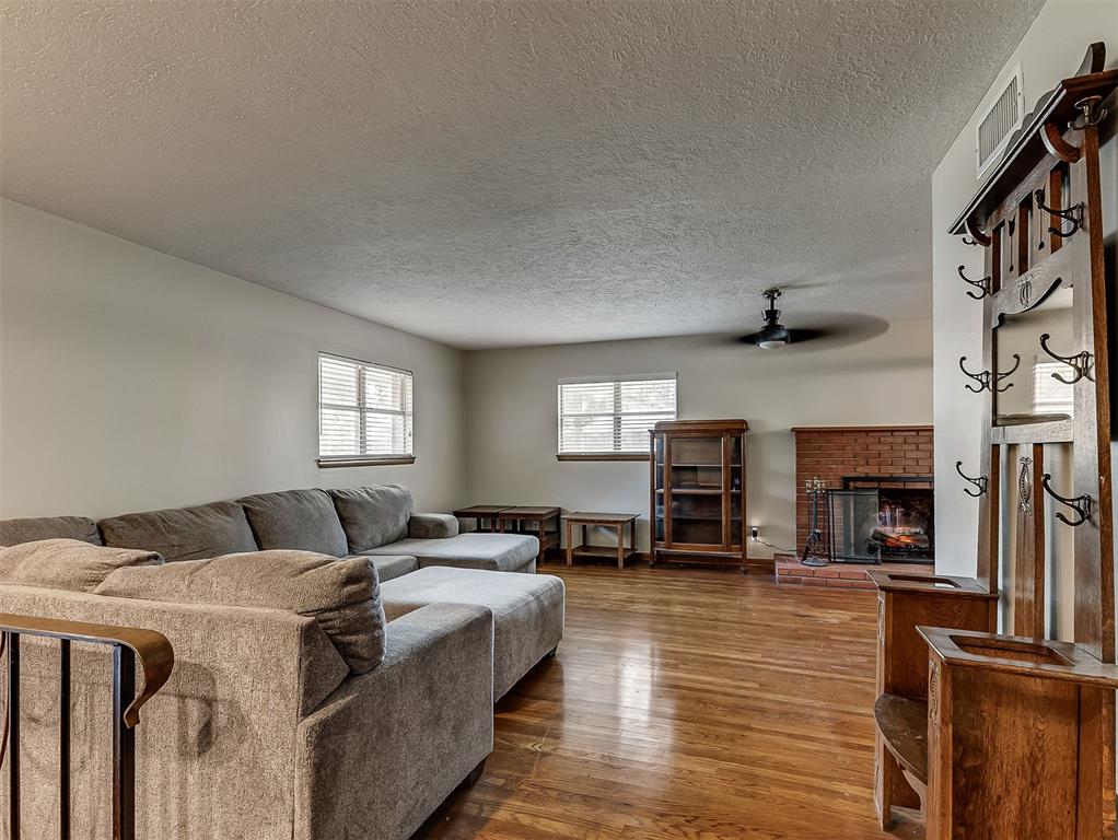 2616 Walnut Road Property Photo 5