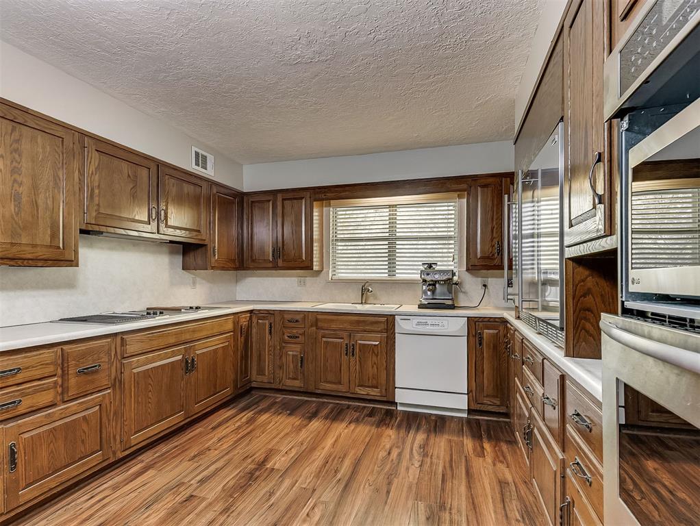 2616 Walnut Road Property Photo 13