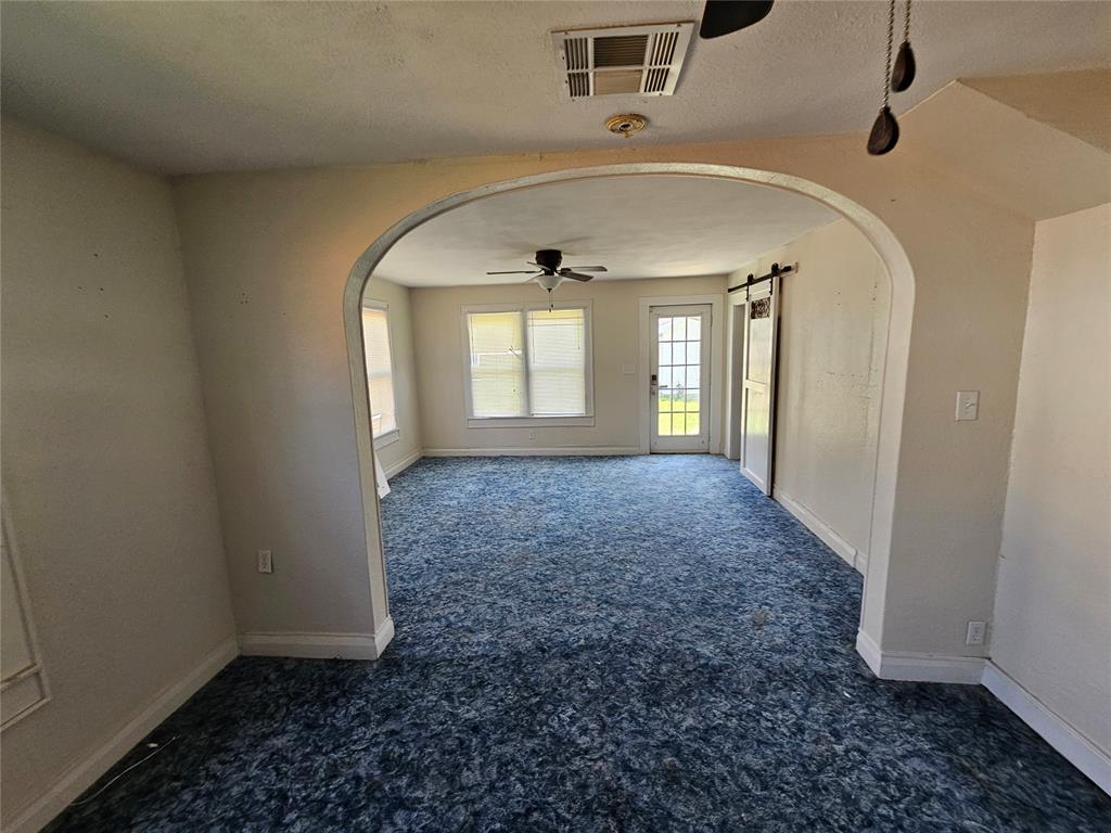 125 W Midland Street Property Photo 11