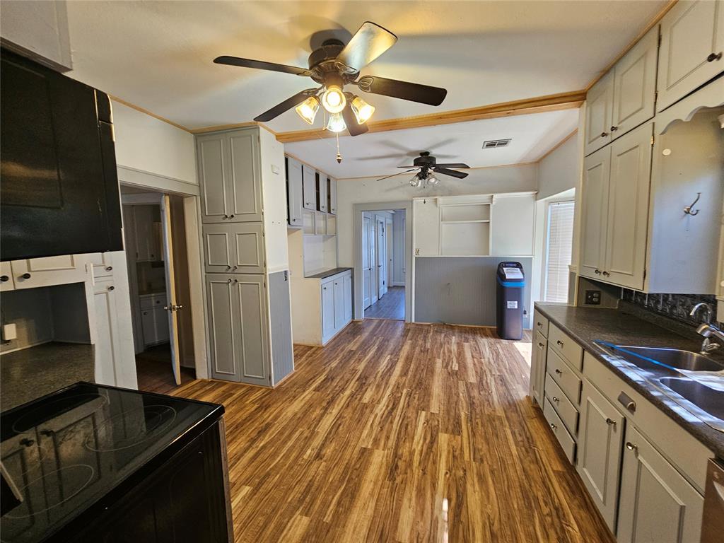 125 W Midland Street Property Photo 25
