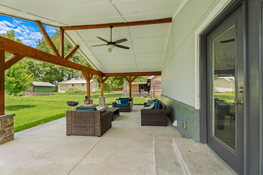 1303 N Carol Lane Property Photo 32