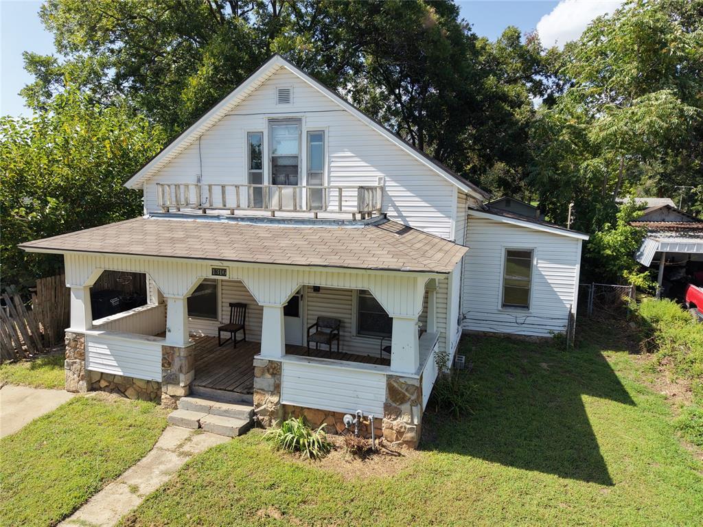 1316 E 9th Street Property Photo 1