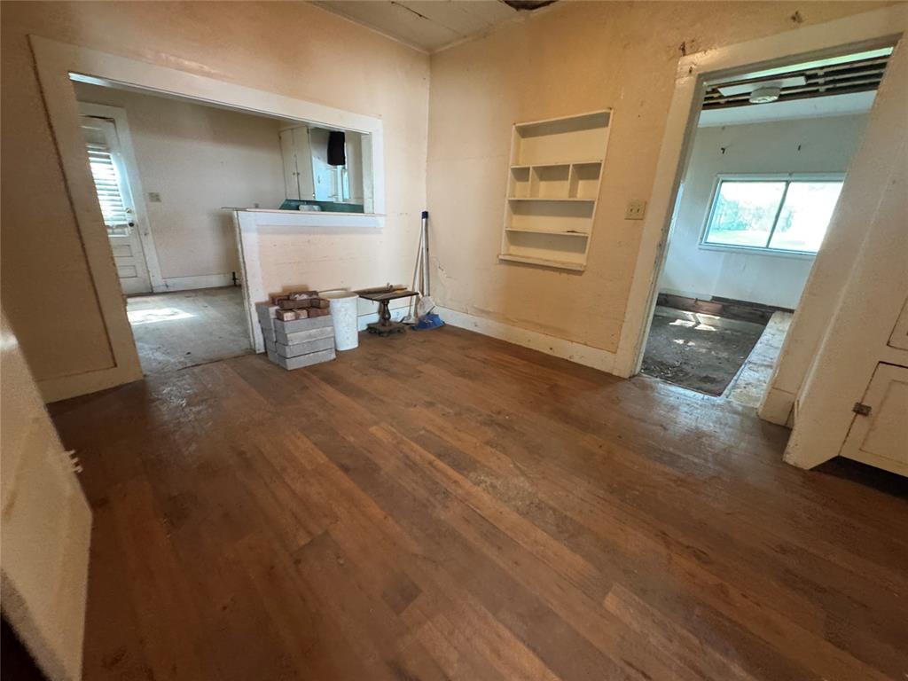 1316 E 9th Street Property Photo 10