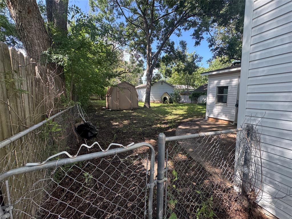 1316 E 9th Street Property Photo 25