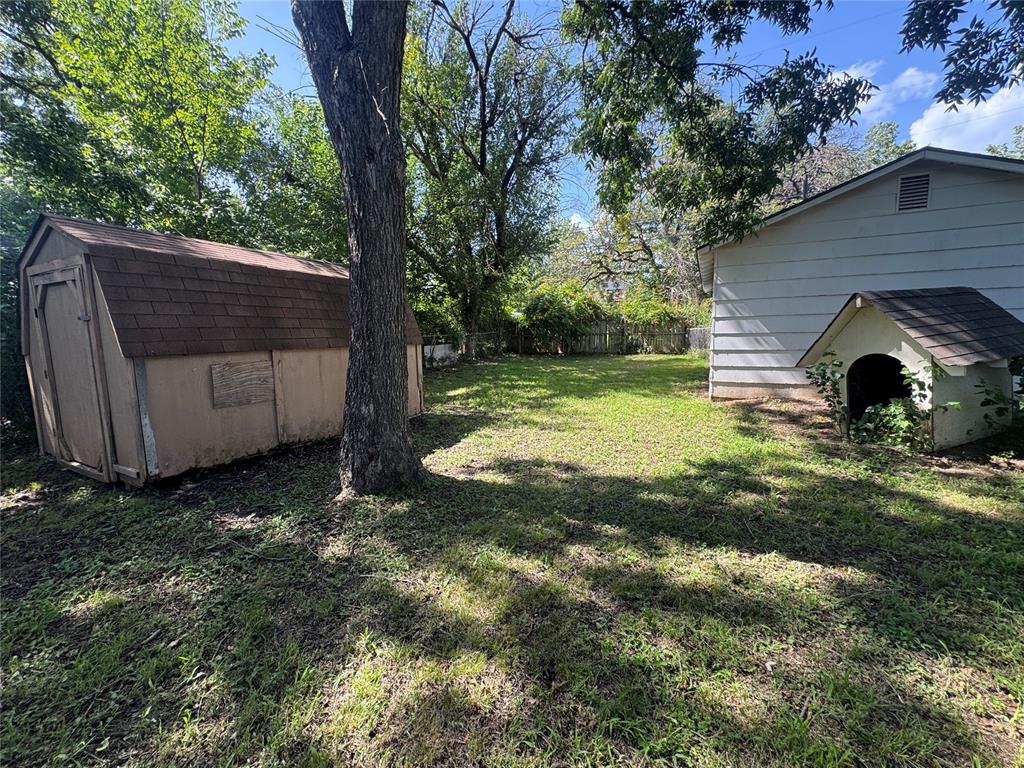 1316 E 9th Street Property Photo 27