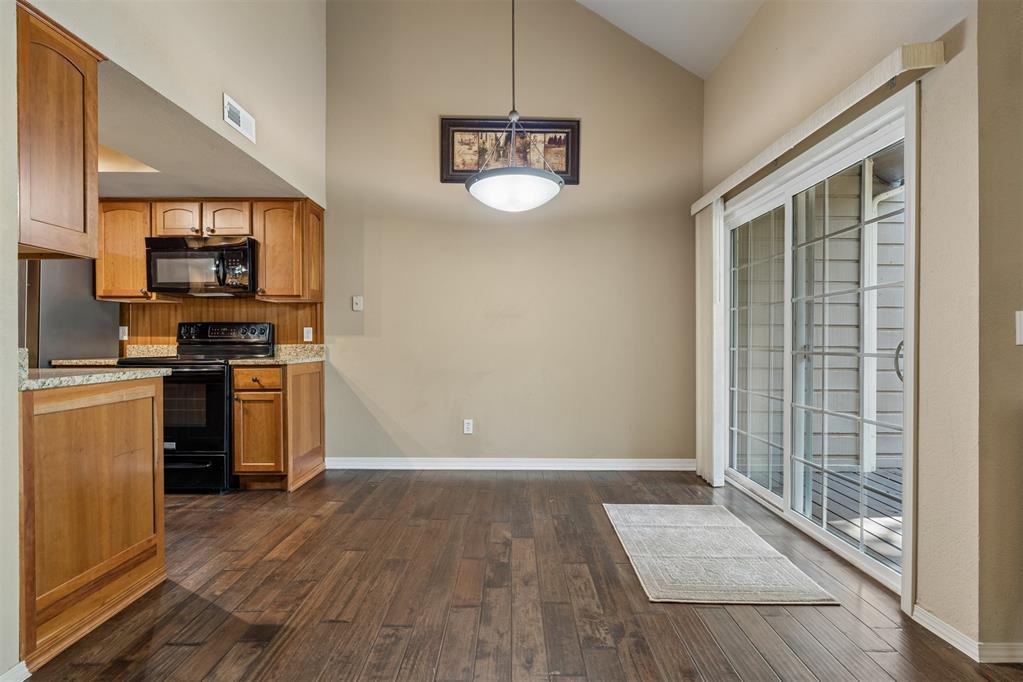905 W Parkway Drive Property Photo 16