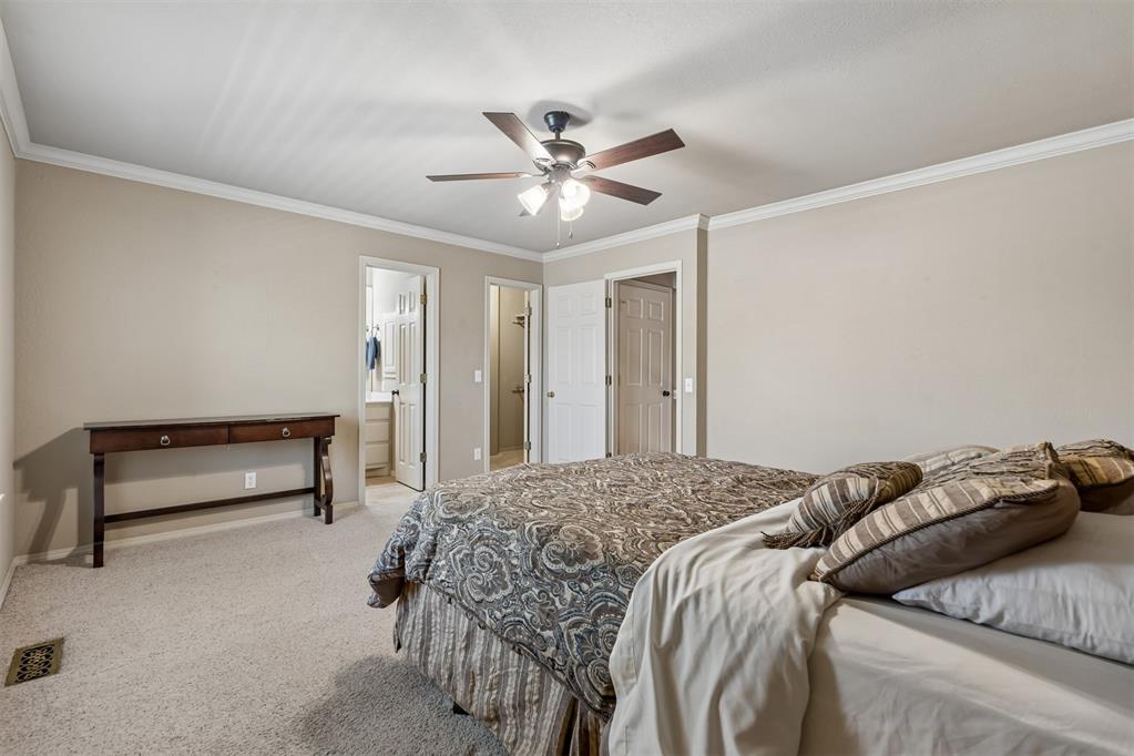 905 W Parkway Drive Property Photo 23