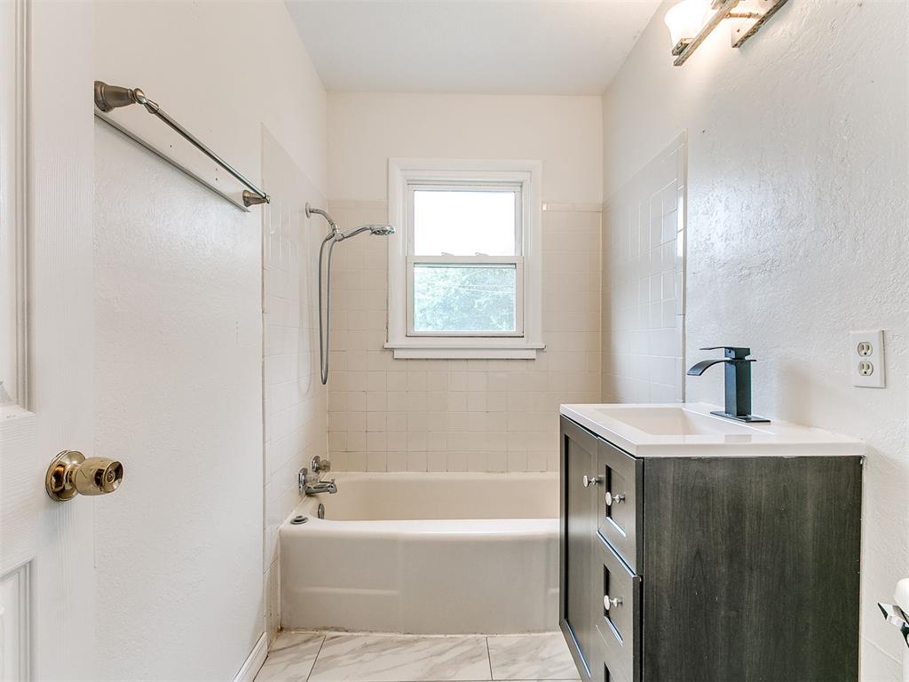 5124 Nw 47th Street Property Photo 19