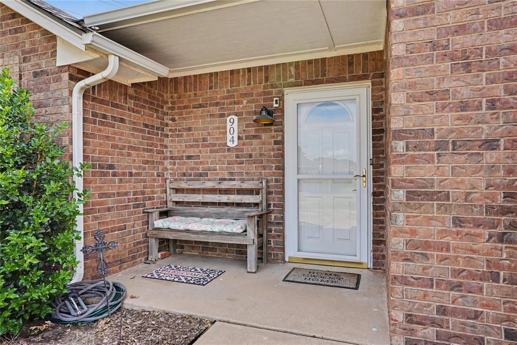 904 N Towne Circle Property Photo 6