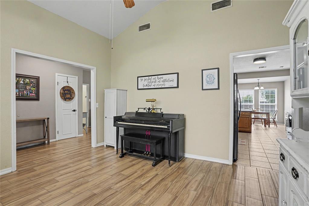 904 N Towne Circle Property Photo 8