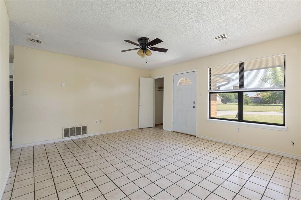 2605 Ne Dearborn Avenue Property Photo 3