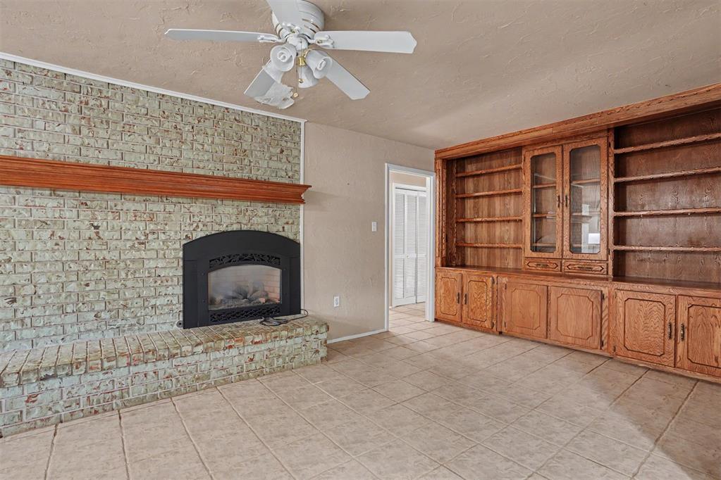 992 Hughes Drive Property Photo 10