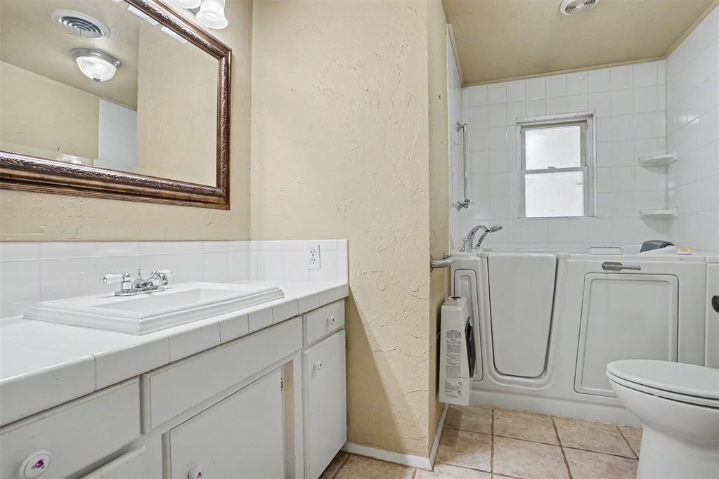 992 Hughes Drive Property Photo 18