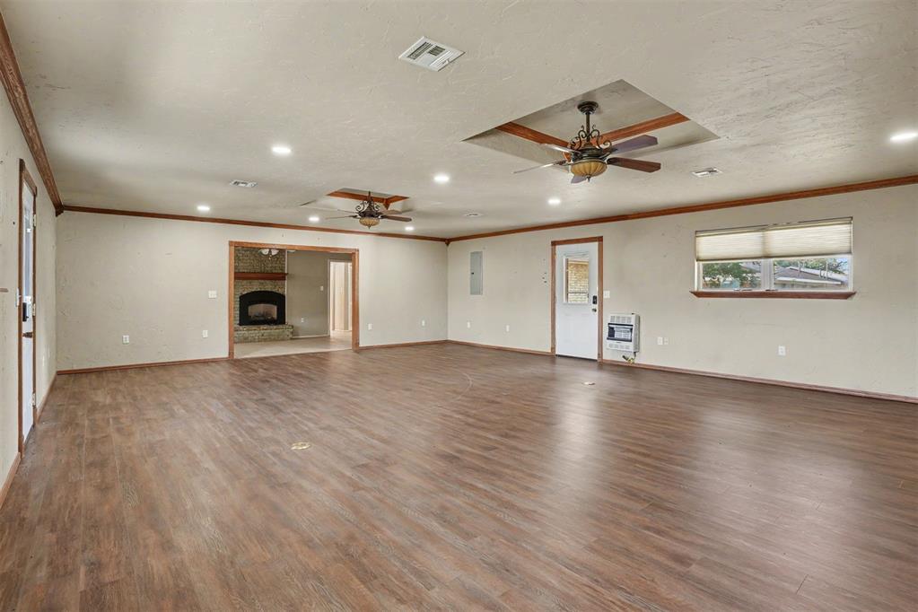 992 Hughes Drive Property Photo 20