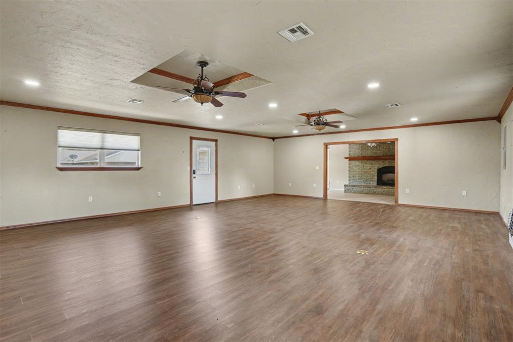 992 Hughes Drive Property Photo 21