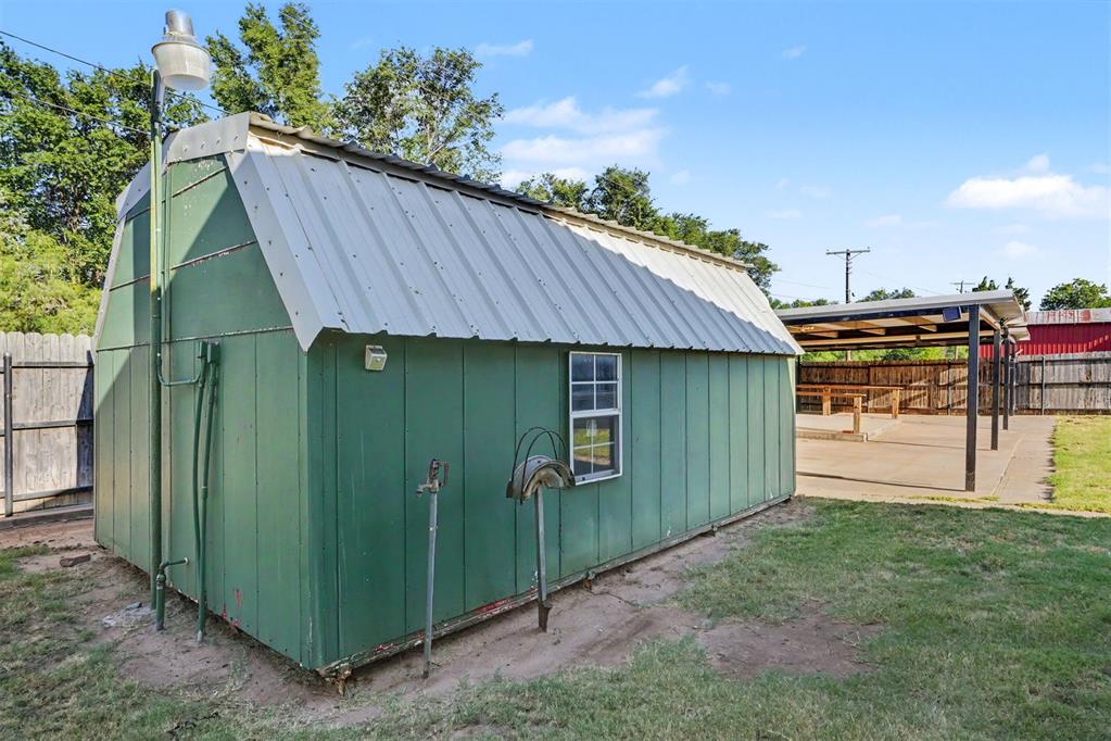 992 Hughes Drive Property Photo 34