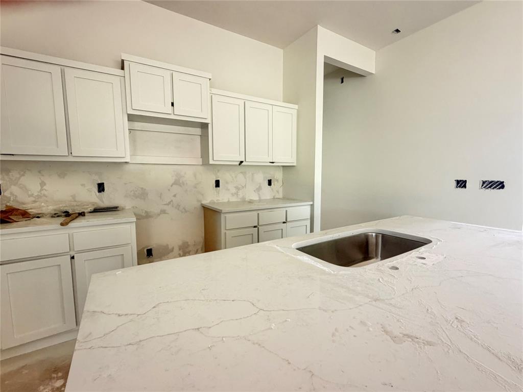 4019 Abingdon Drive Property Photo 4