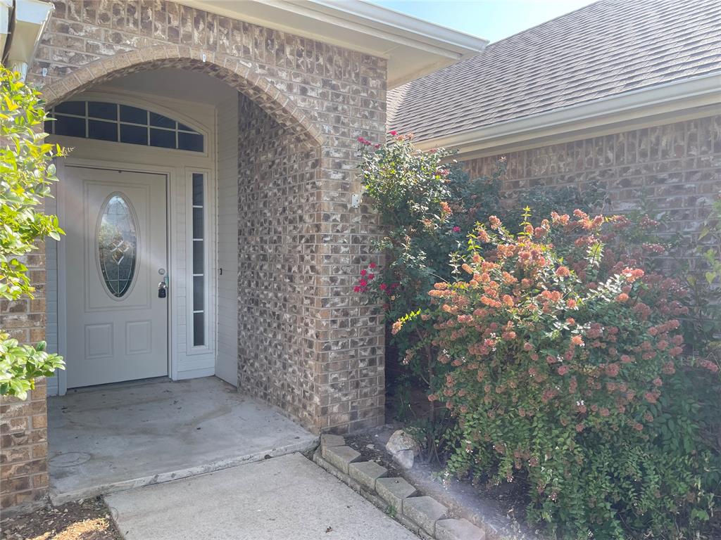11516 Village Avenue Property Photo 4
