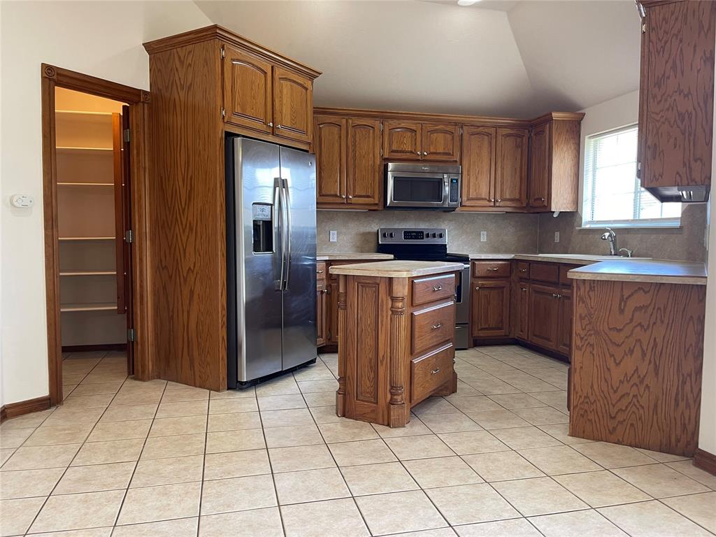 11516 Village Avenue Property Photo 11