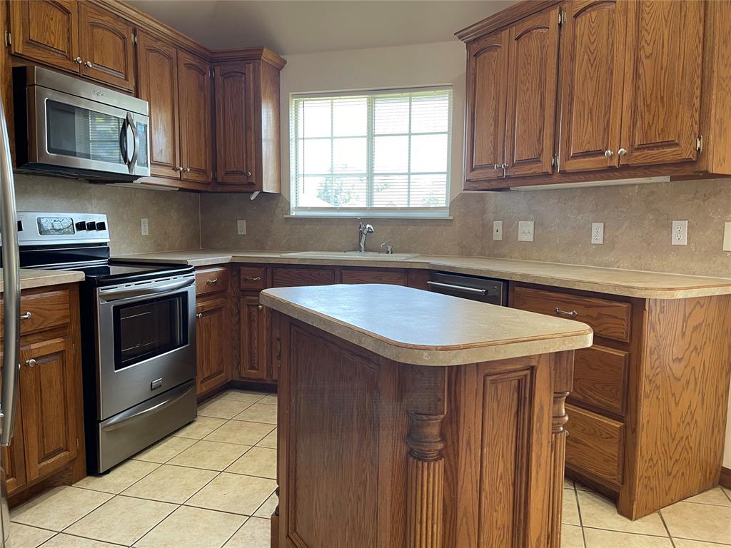 11516 Village Avenue Property Photo 12