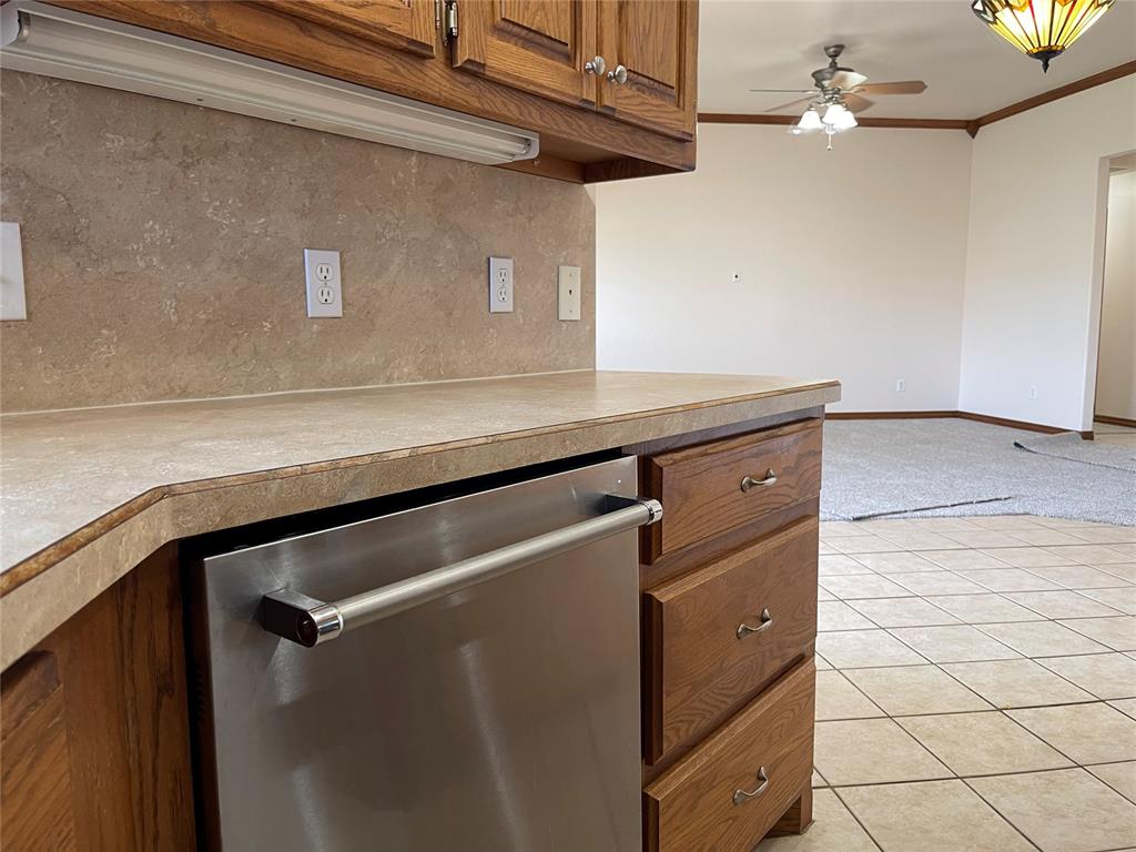 11516 Village Avenue Property Photo 15