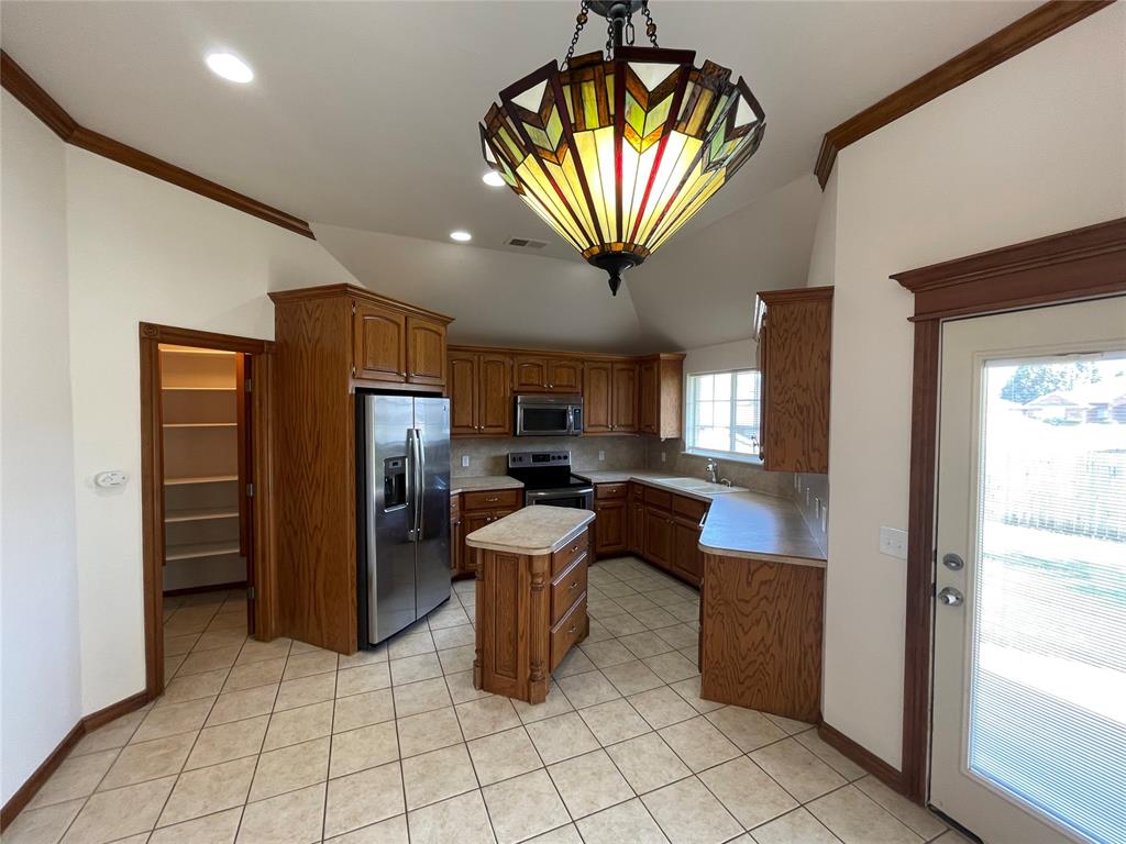 11516 Village Avenue Property Photo 18