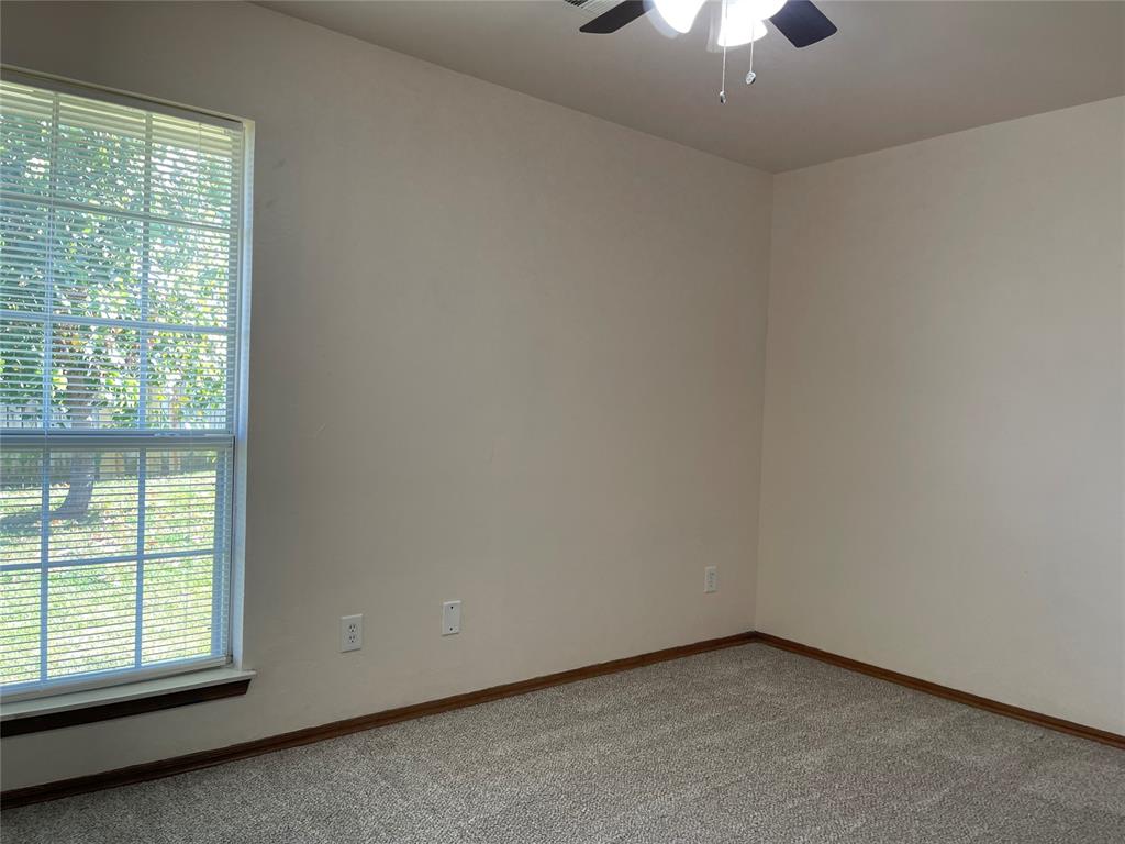 11516 Village Avenue Property Photo 32